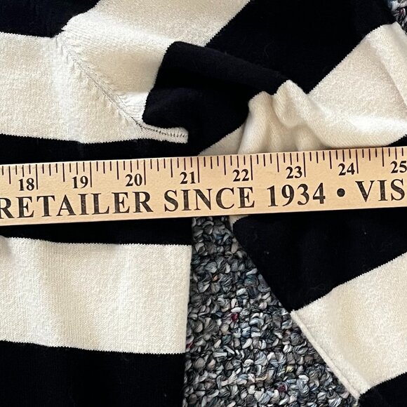 Black & Cream Striped Ruffle Sleeve Sweater Large NWOT - Picture 4 of 10